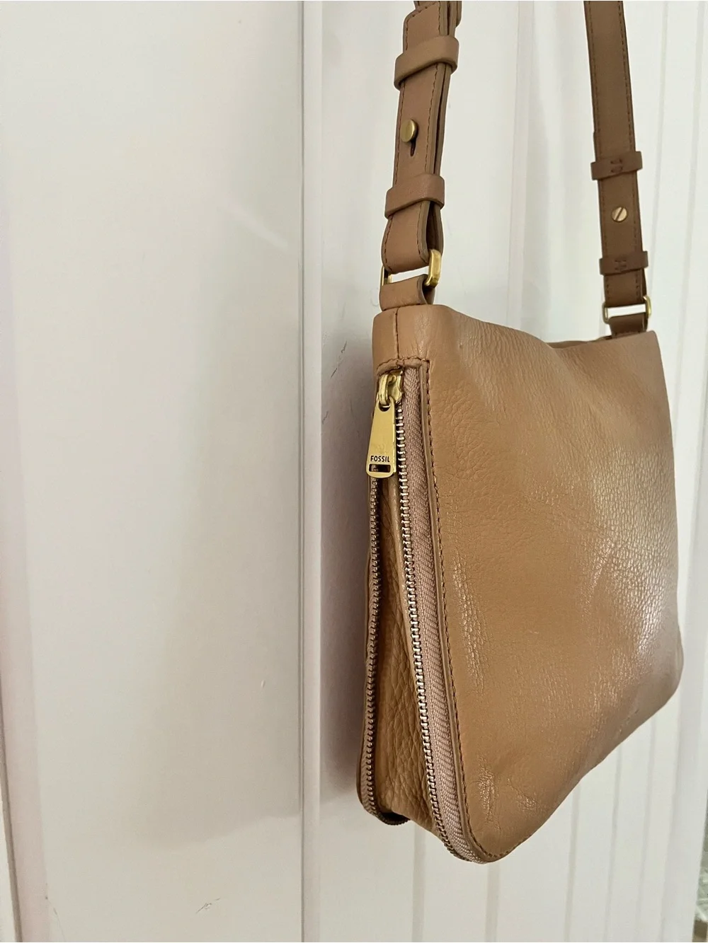 Fossil Preston Convertible Crossbody Bag in camel/tan pebbled leather